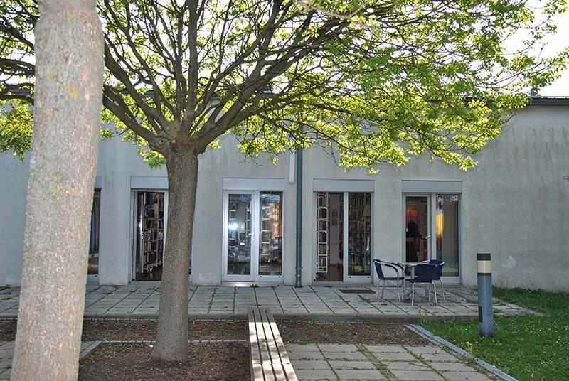 Außenansicht Bibliothek Mariaenzersdorf